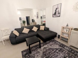 Living area - Beautiful apartment in the center of Koblenz (Koblenz)