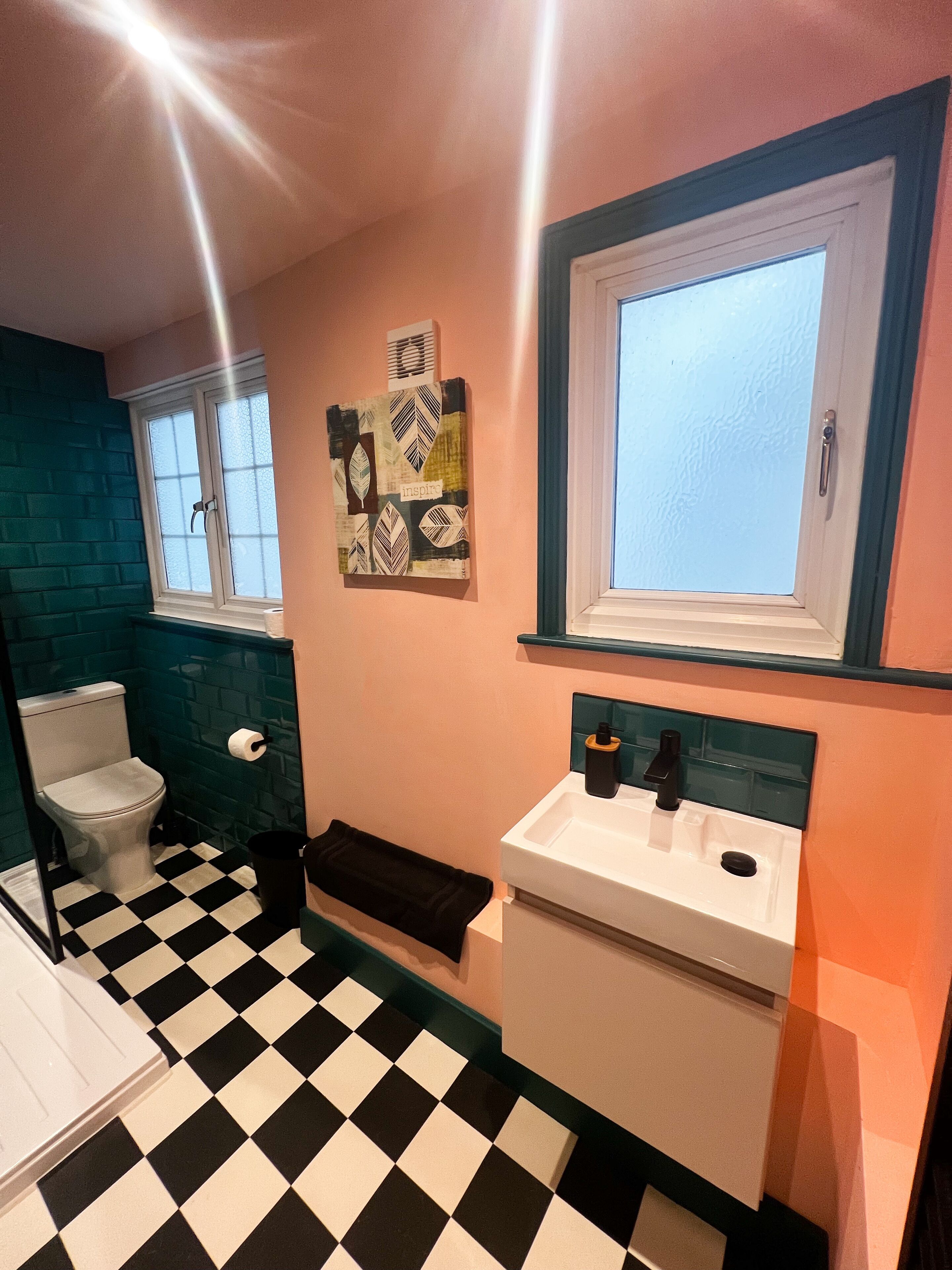 Central 3-bedroom Townhouse With Patio in Brighton