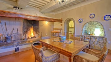 House | Dining