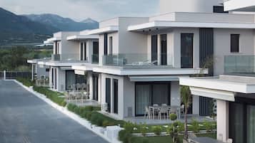 Dúplex Deluxe, 2 habitaciones, vistas al jardín | Ropa de cama de alta calidad y colchones Select Comfort