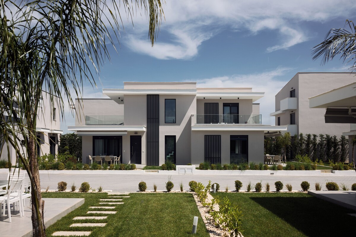 Deluxe Duplex, 2 Bedrooms, Garden View