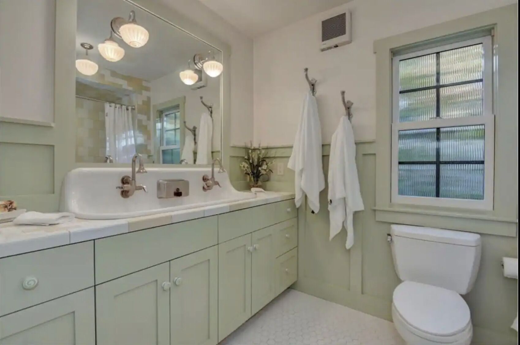 ★Designer Home - Jacuzzi, office & chef's kitchen★