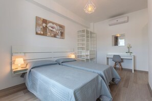 1 bedroom, desk, iron/ironing board, WiFi