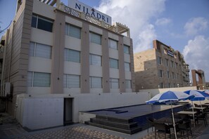 Front of property - Hotel Niladri Premium (Brahmagiri)