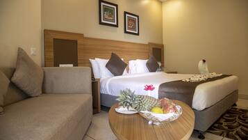 Kamar Double Deluks, pemandangan laut terbatas | Seprai premium, busa memori, meja kerja, dan ruang kerja ramah laptop