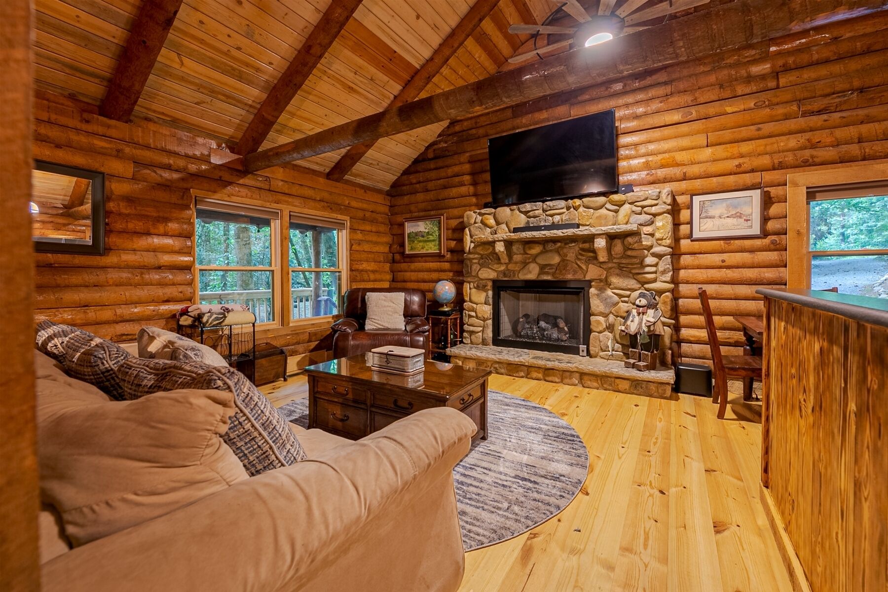 Crooked Creek Cabin - Renovated vintage log cabin on idyllic waterfront property