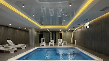 Indoor pool, pool loungers