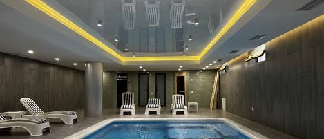 Indoor pool, pool loungers