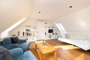 1 bedroom, iron/ironing board, travel cot, WiFi