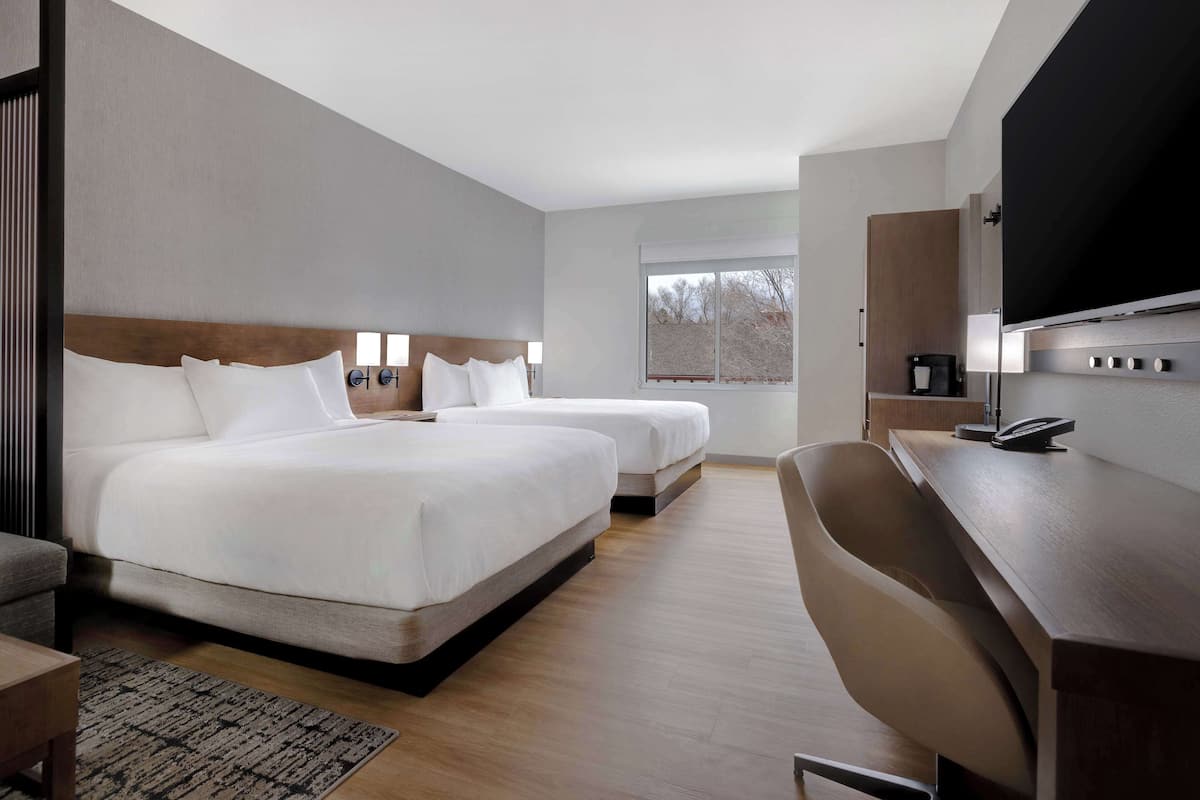 In-room safe, desk, iron/ironing board, free WiFi
