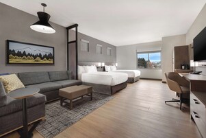 客房内保险箱、办公桌、熨斗/熨衣板、免费 WiFi