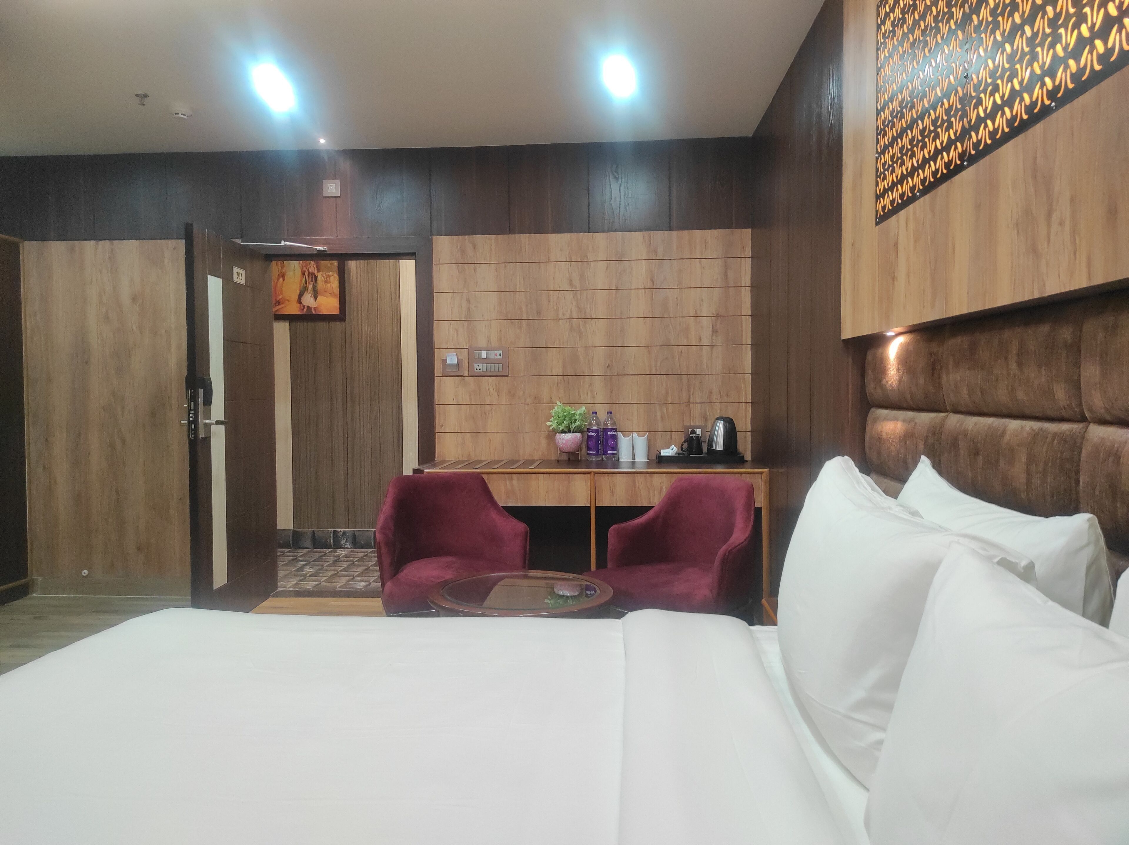 Premium bedding, desk, blackout curtains, soundproofing