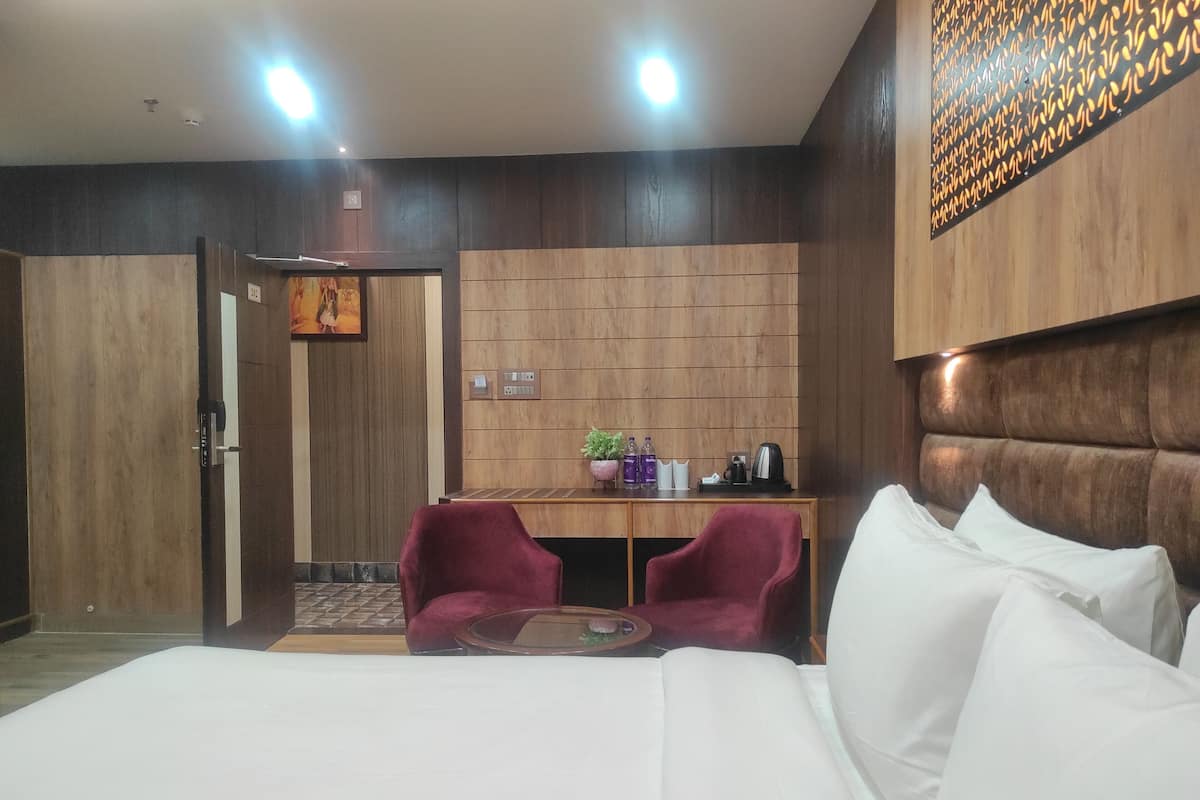 Premium bedding, desk, blackout curtains, soundproofing