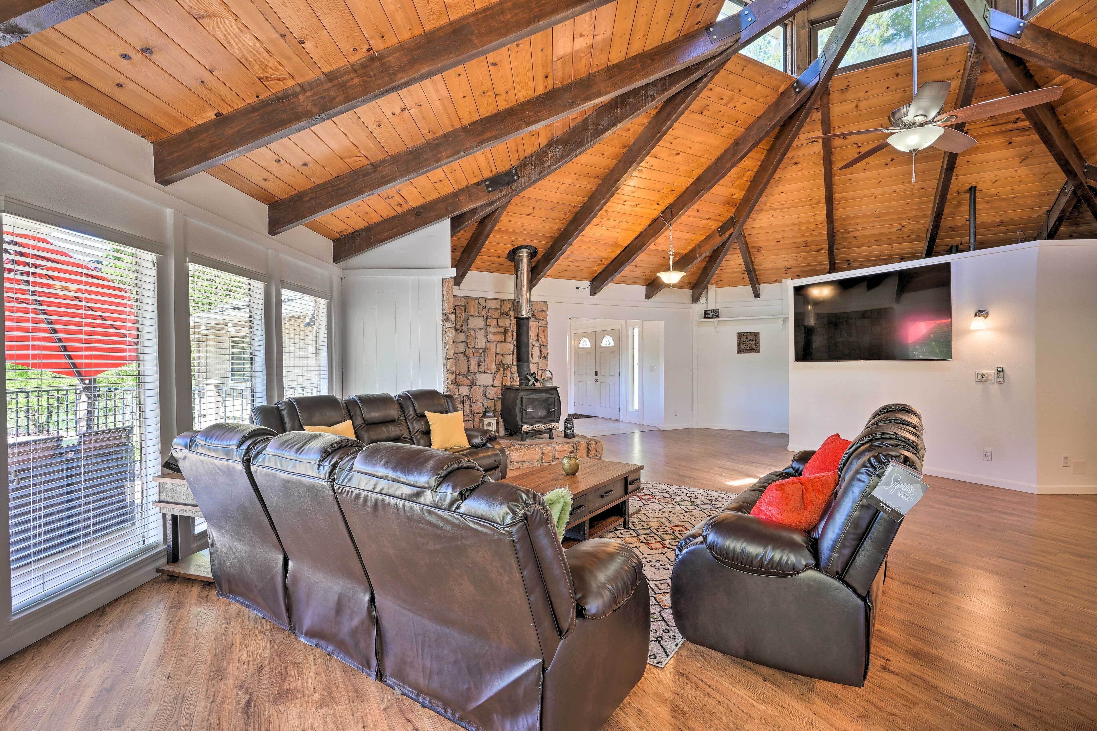 Spacious Camino Home Near Wineries & Orchards