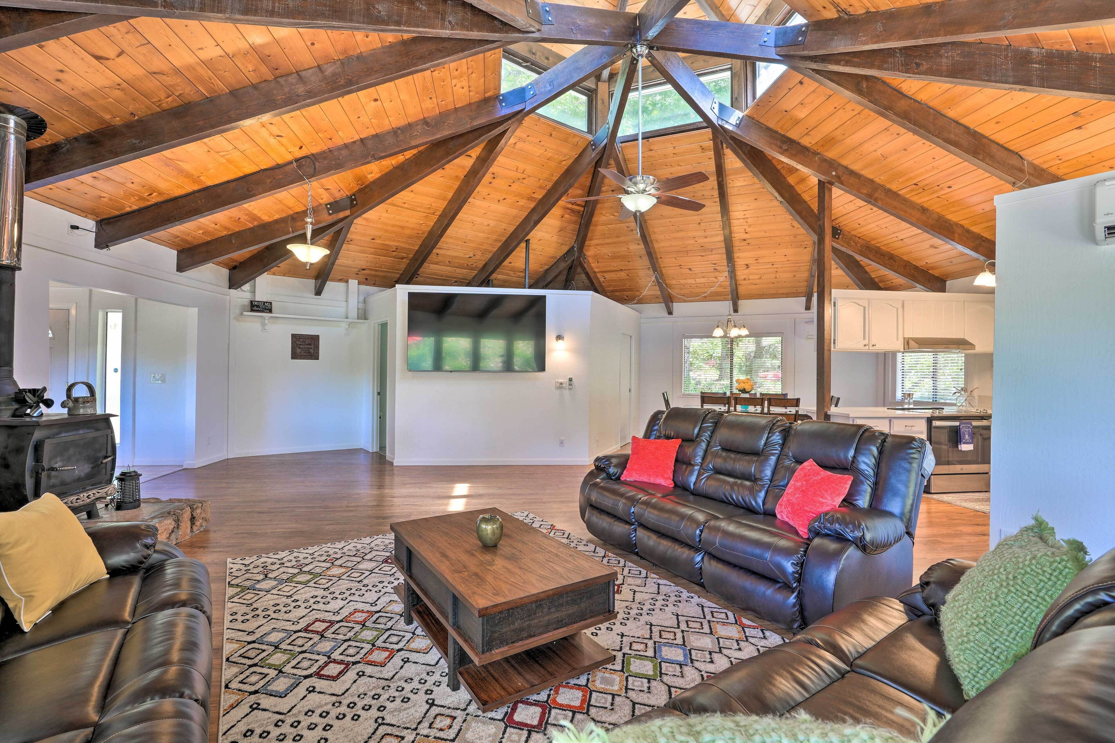 Spacious Camino Home Near Wineries & Orchards