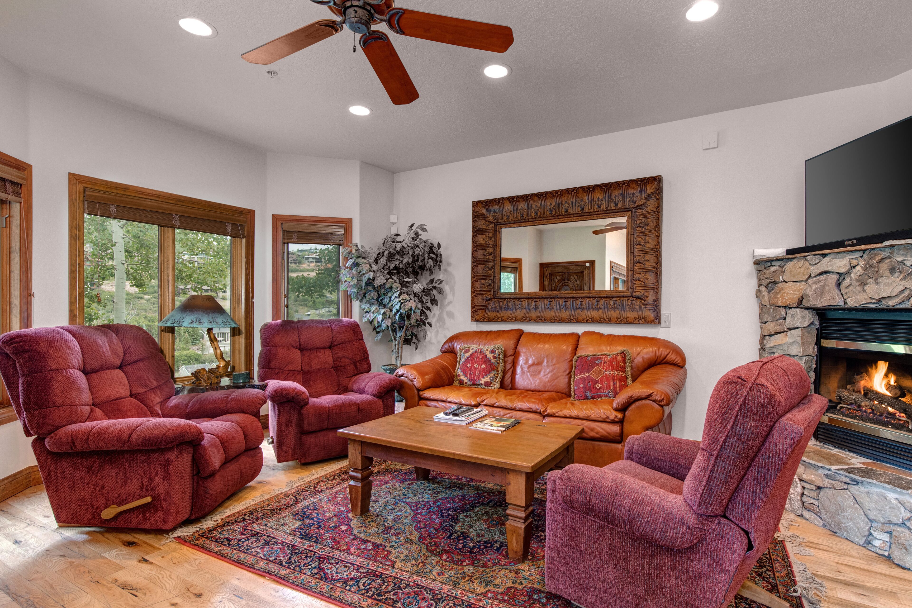 Mountainside Getaway with Private Hot Tub & Year-Round Recreation! Park City Rossie Hill 536