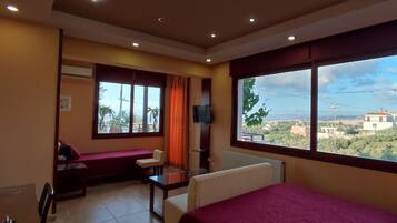 Superior Triple Room | Egyptian cotton sheets, premium bedding, in-room safe