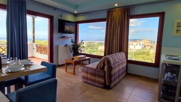 Panoramic Studio Suite | Living area