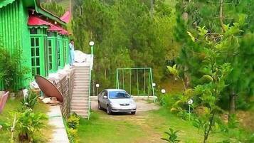 Vista frontal de la propiedad