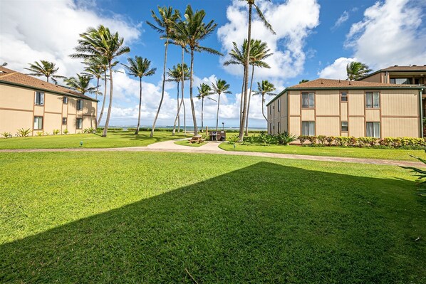 Property grounds - Relaxing Condo with Ocean Views | Pono Kai Resort | PK-E103 (Kapaʻa)