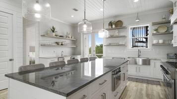 Casa, varias camas | Cocina privada | Horno