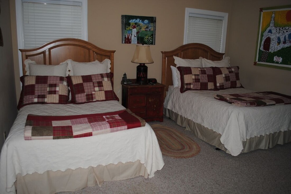 Pickwick Lake Front Home