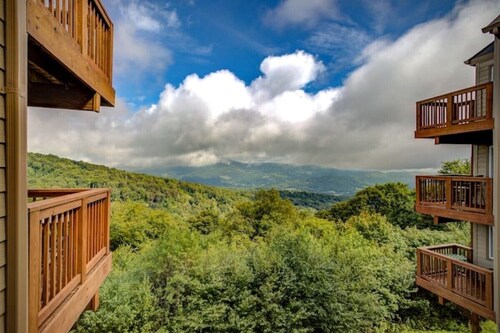 Suite Spot at Sugar- Slope Side Studio!