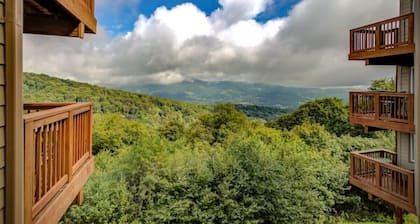 Suite Spot at Sugar- Slope Side Studio!