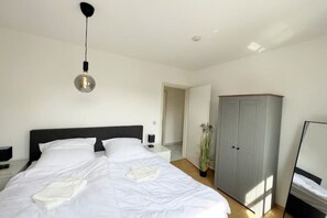 3 slaapkamers, een bureau, reisbedje, gratis wifi