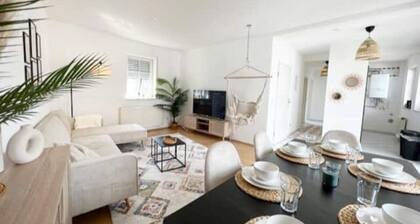 Boholounge/ U-Bahn, viel Platz, Balkon, STeLLpLaTZ