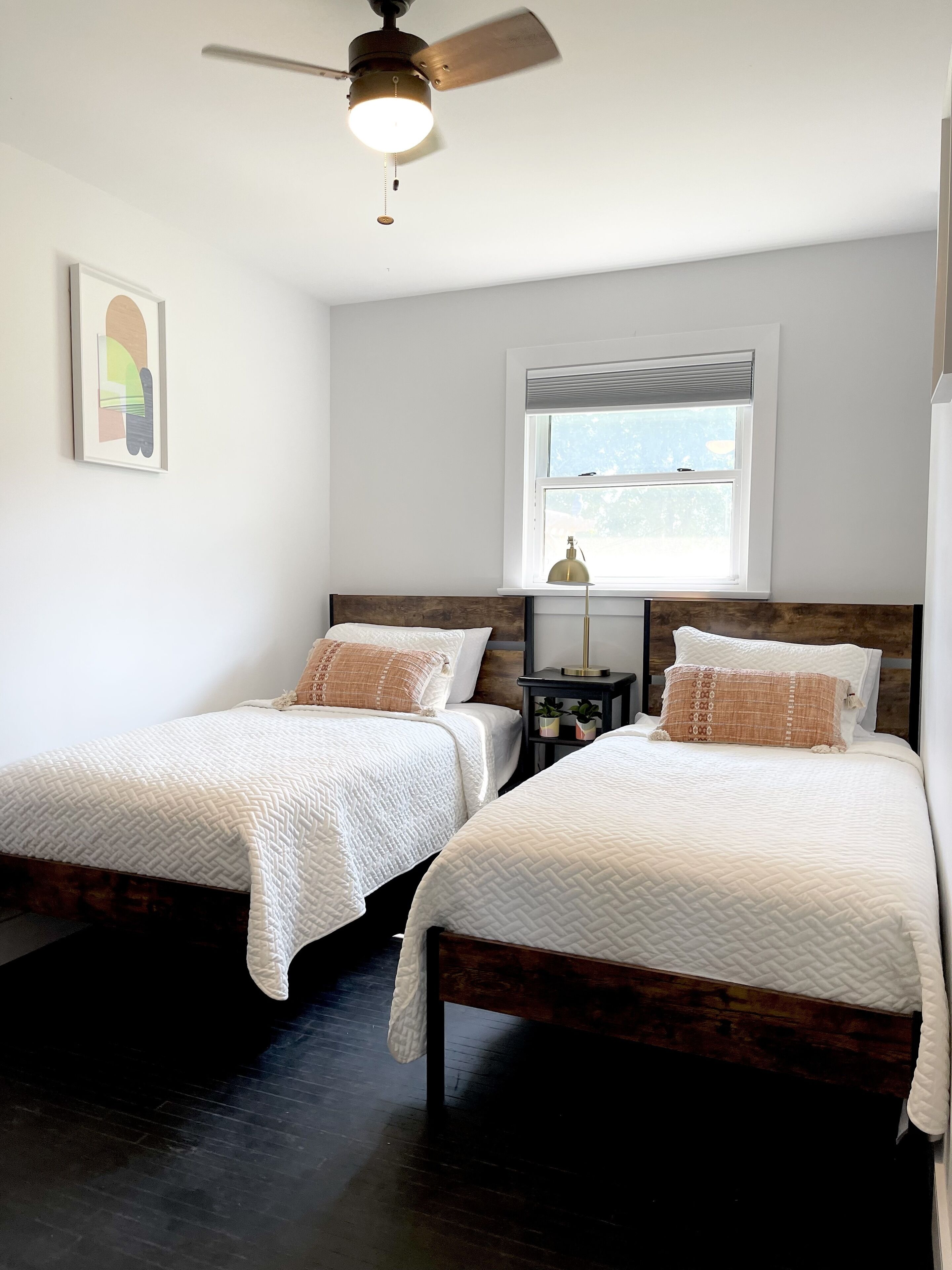 3 bdr cottage/ hot tub-close to marina+golf course