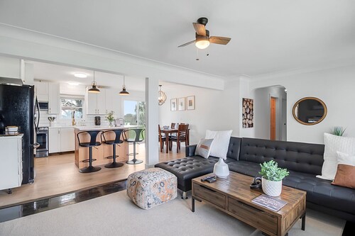 3 bdr cottage w/pool & hot tub-close to marina & golf course