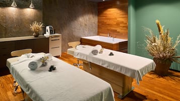 Behandlungsräume für Paare, Sauna, Dampfbad, Warmsteinmassagen