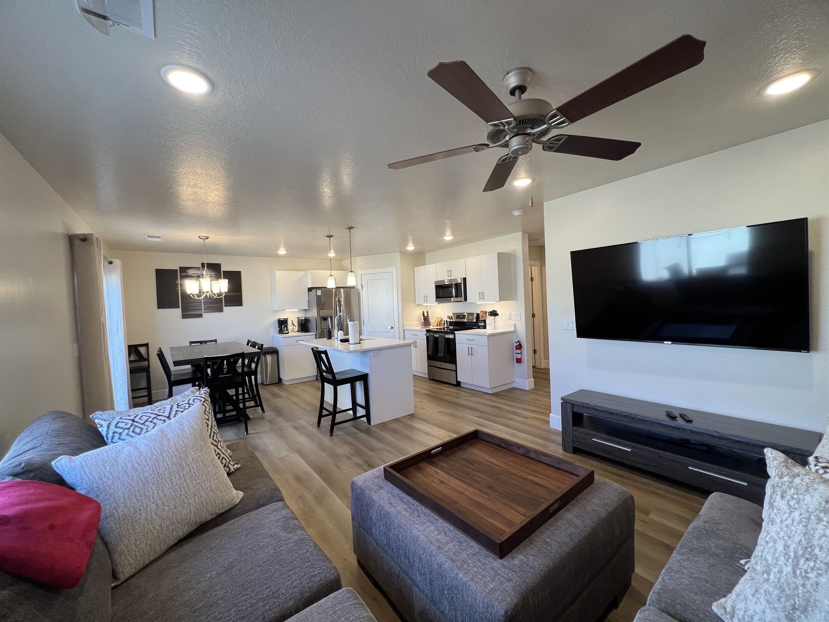 Capone's Hideaway! - Pet Friendly