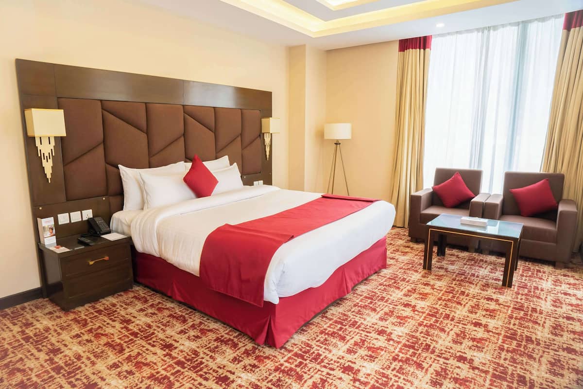 Suite (Ambassador Suite, Pine View) | Minibar, in-room safe, desk, laptop workspace
