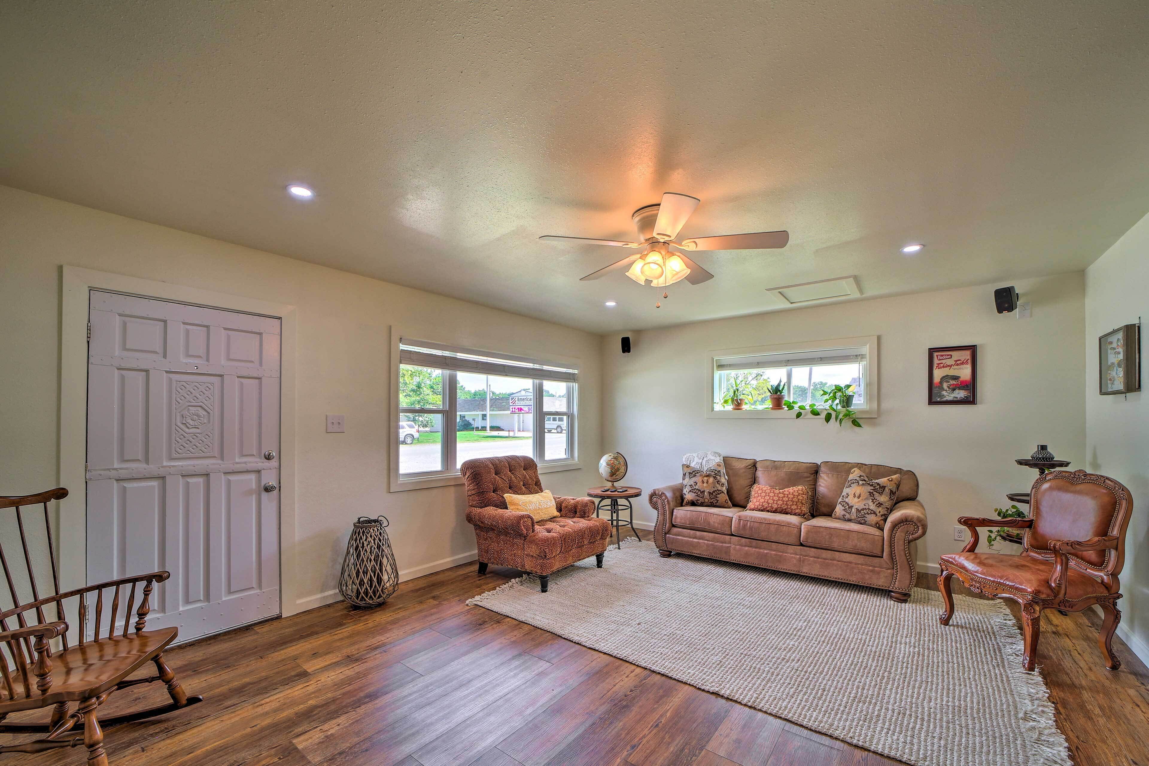 Historic Disney Home w/ Grill, Walk to Lake!