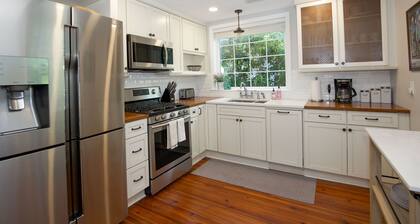 The Scotsman Cottage - Half a mile to Downtown Shops & Restaurants