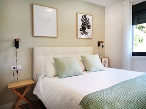 2 makuuhuonetta, silitysrauta/-lauta, vauvan matkasänky, ilmainen Wi-Fi