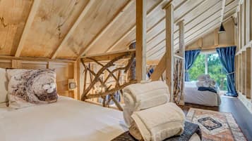 1 bedroom, desk, iron/ironing board, WiFi