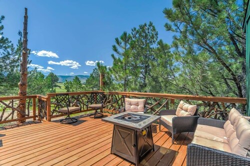 Mountainside Tree House Retreat