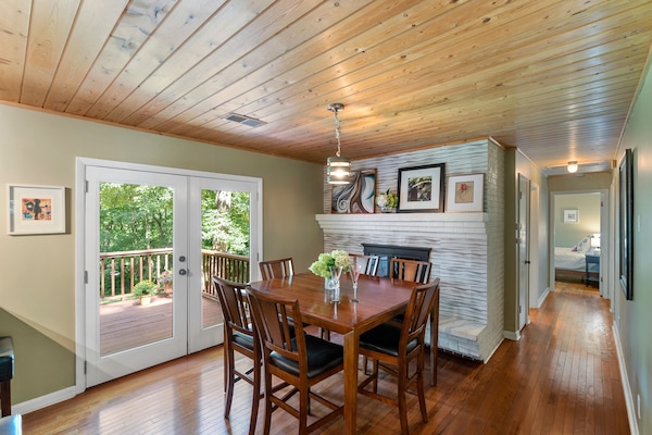 Dining for 8 , opens to rear deck