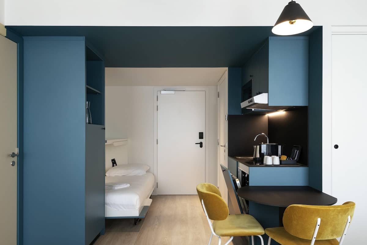 In-room safe, desk, laptop workspace, blackout drapes
