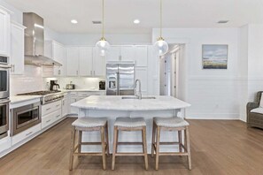 Fridge, microwave, oven, stovetop - 6-Seater LSV, 6 YOLO Bikes + 2 Kid Bikes, Naturewalk! (Santa Rosa Beach)