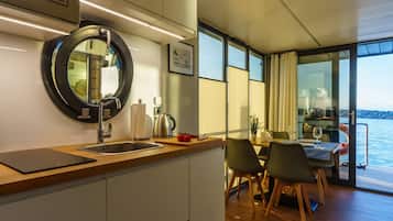 KylskÄp, mikrovÄgsugn, spishÀll och diskmaskin