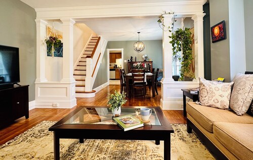 🏡Cozy Escape, Firepit 🔥Games & Trail 2BR Family Stay – 15% Off Midweek!