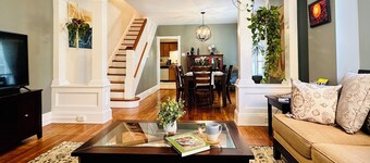 🏡Cozy Escape, Firepit 🔥Games & Trail 2BR Family Stay – 15% Off Midweek!