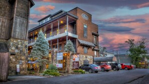 Exterior - Perch 1 by Escape to Blue Ridge (Blue Ridge)