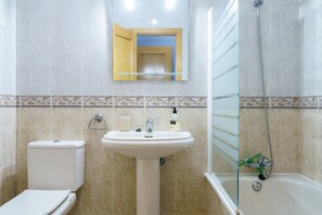 淋浴設備、免費梳洗用品、提供毛巾