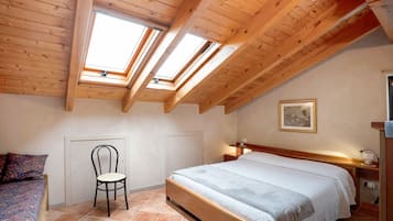 1 slaapkamer, een strijkplank/strijkijzer, gratis wifi, beddengoed