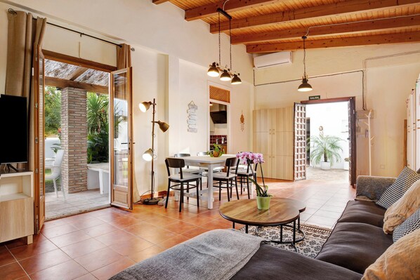 Télévision, chaîne hi-fi